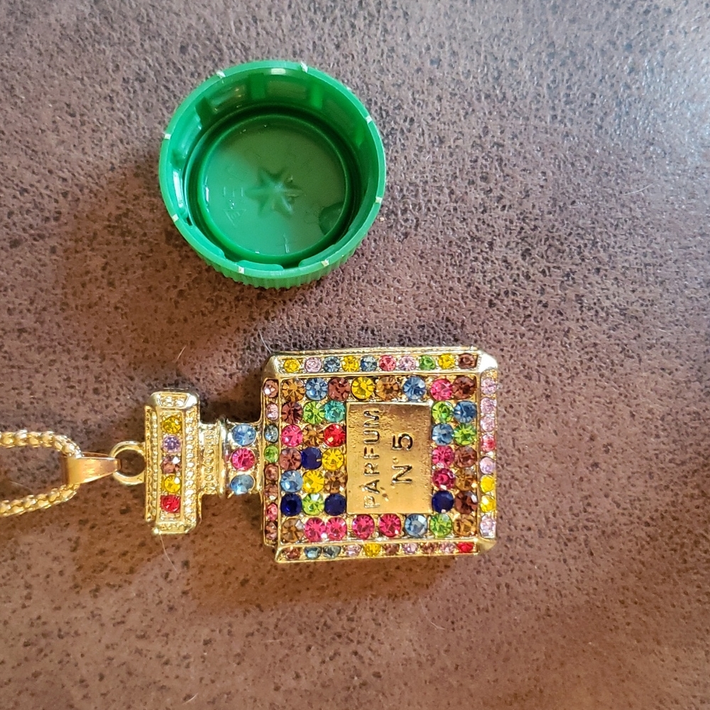 Betsy Johnson Parfums #5 multicolor 3D charm and necklace sold out online